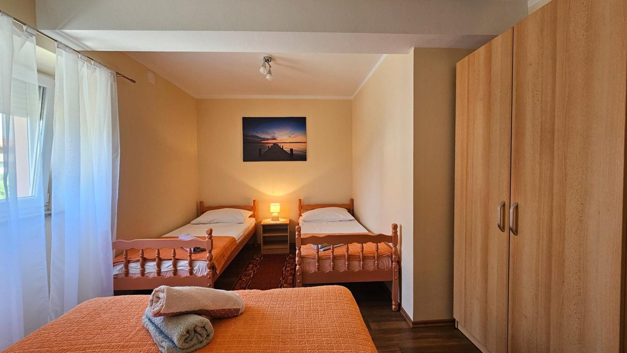 Apartman Petra Vrh  Buitenkant foto
