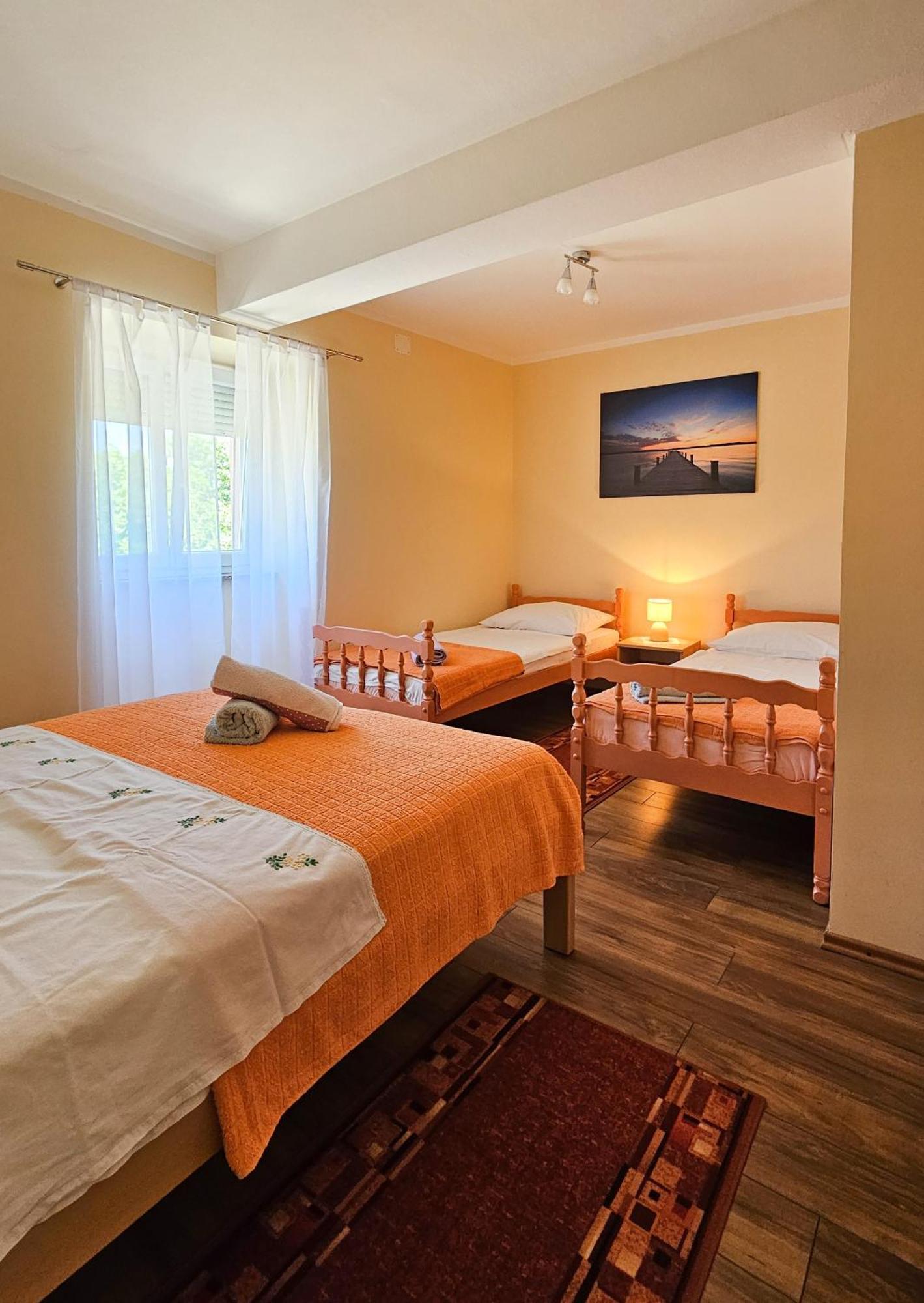 Apartman Petra Vrh  Buitenkant foto