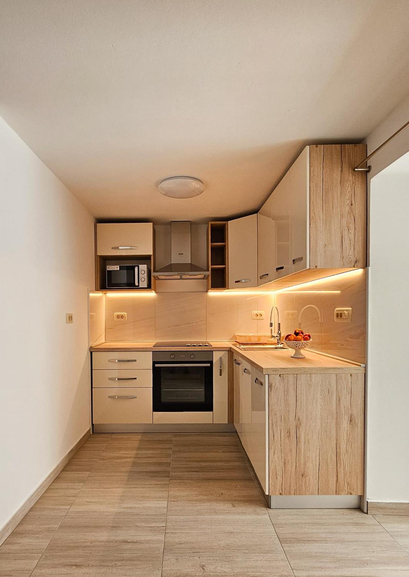 Apartman Petra Vrh  Buitenkant foto